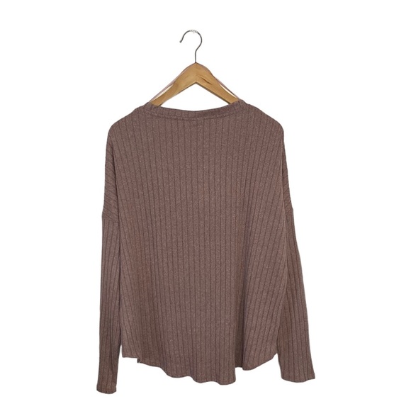 Juniors' SO® Long Sleeve Button Twist Front Top - Picture 3 of 3